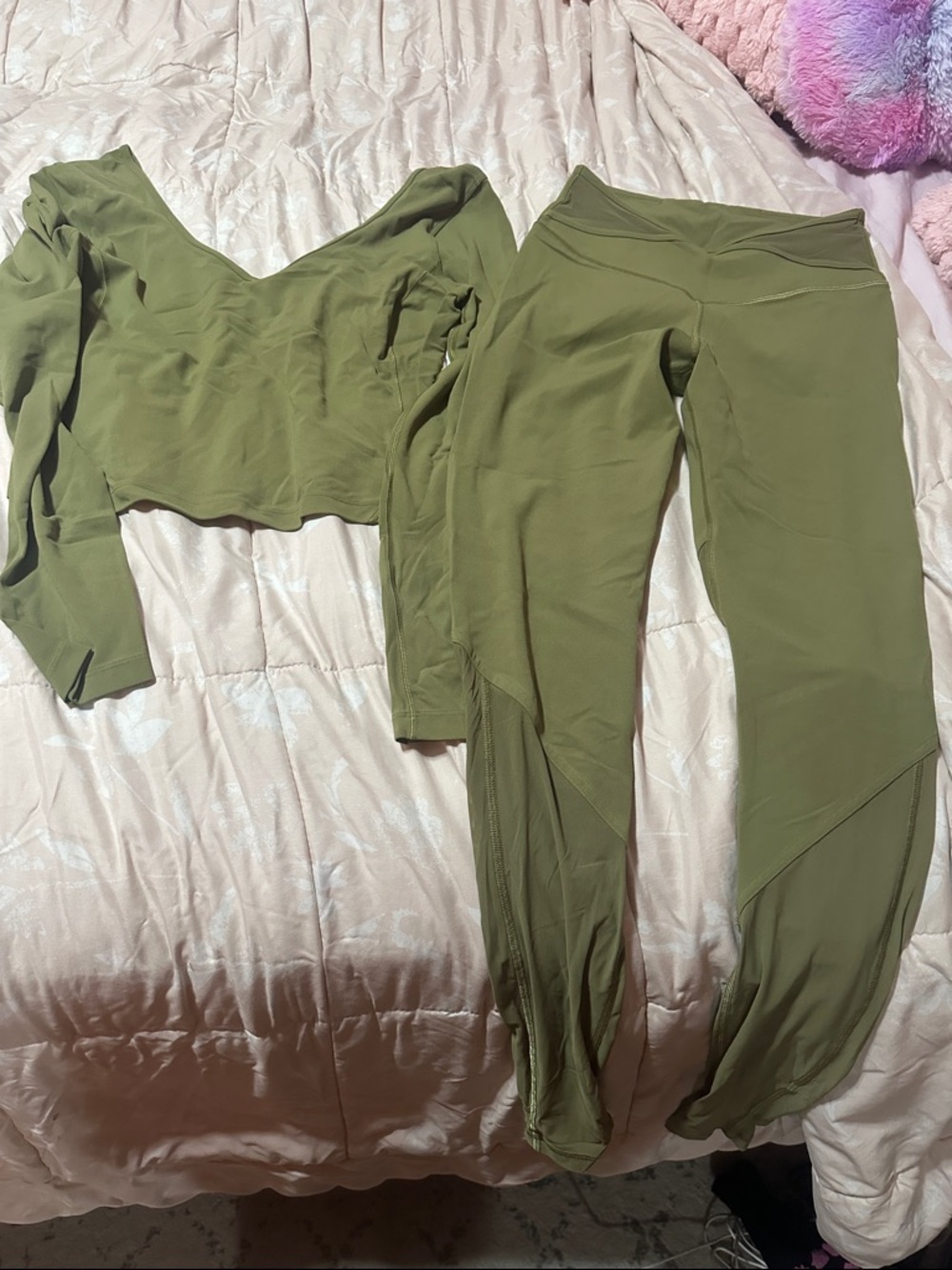 Lululemon bronze green set